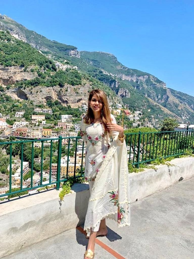 فوزية يونس.. أول مسلمة ترأس بعثة دبلوماسية بريطانية بالخارج