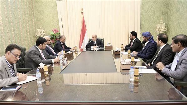 عام على تشكيل مجلس القيادة الرئاسي: استعادة المؤسسات وتخفيف المعاناة واحياء السلام اولويات ثابتة