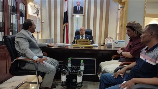 وزير الإدارة المحلية يناقش مع محافظ البيضاء أوضاع واحتياجات المحافظة