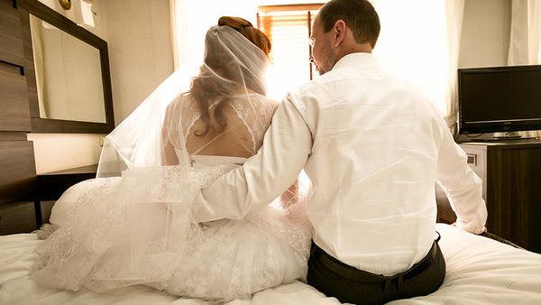 "فتاة السعودية" توفي زوجها فتزوجت من شقيقه الأصغر.. وفي ليلة الزفاف لن تصدق ماحدث!!