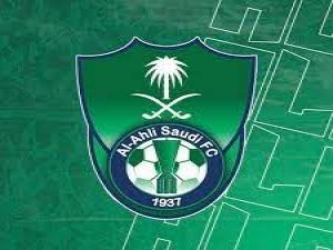 الأهلي السعودي يفاجئ لاعبه الجديد بهدية جعلته ينهار من الفرحة..ما حصل عليه لم يحصل عليه كريستيانو!