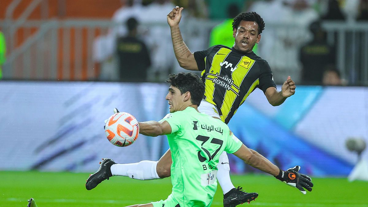 تقرير: الشباب يتوصل لاتفاق نهائي مع رومارينيو مهاجم الاتحاد