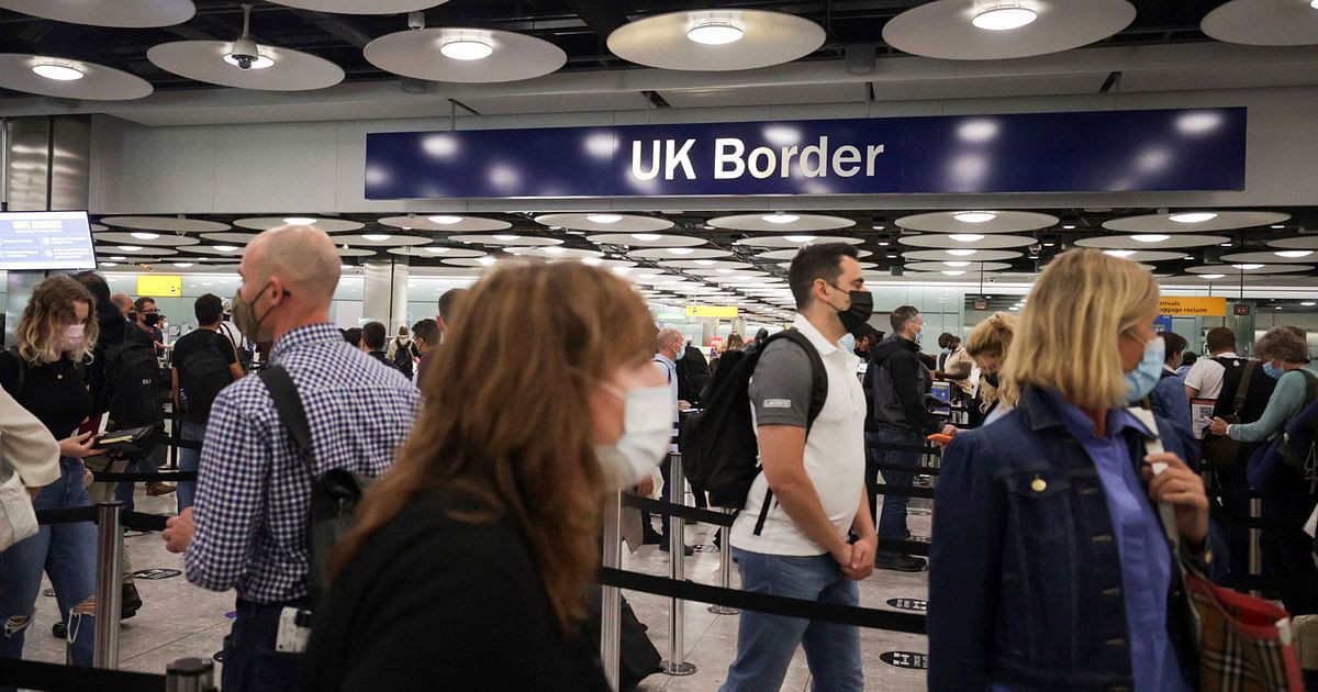 كورونا تعود إلى بريطانيا وتتسبب بإلغاء 160 رحلة جوية