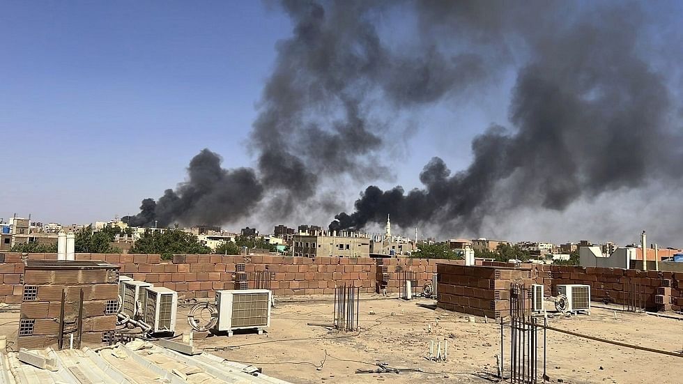 دخان كثيف في العاصمة الخرطوم