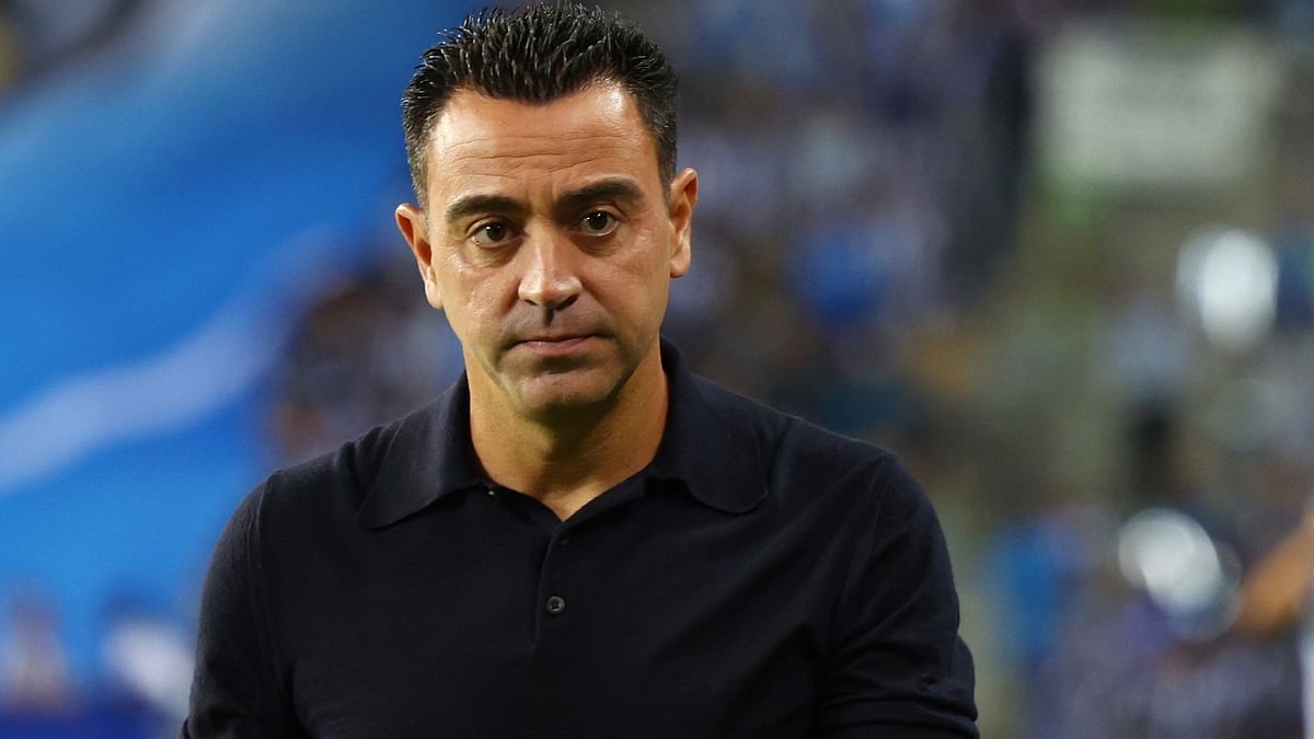 تقرير: تشافي نال 15 بطاقة في 100 مباراة مع برشلونة