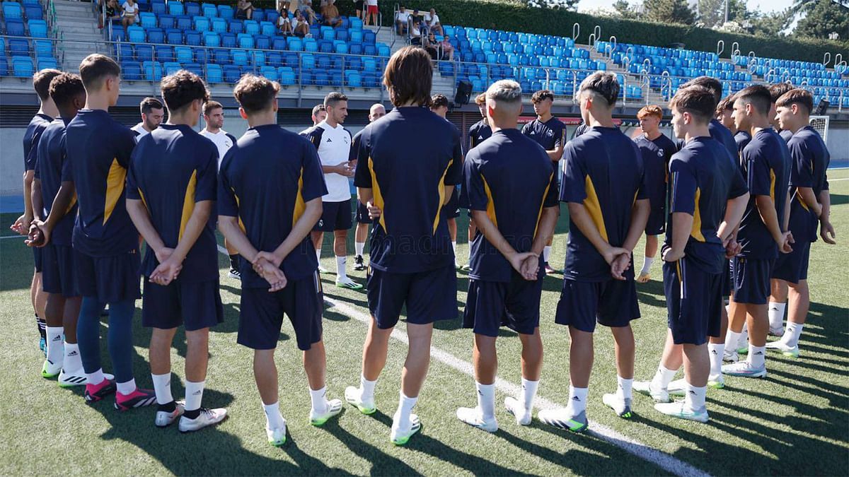 ريال مدريد يُقيل مدربًا بسبب رسالة إلى برشلونة