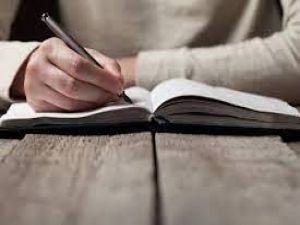 كاتبة سعودية شهيرة تفجر مفاجأة صاعقة بعد اختطافها ... والسبب صادم للغاية !