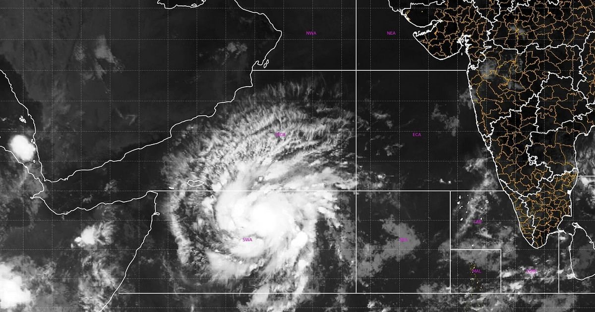 إعصار تيج يتجه لجزيرة سقطرى اليمنية وسط تحذيرات من تأثيره