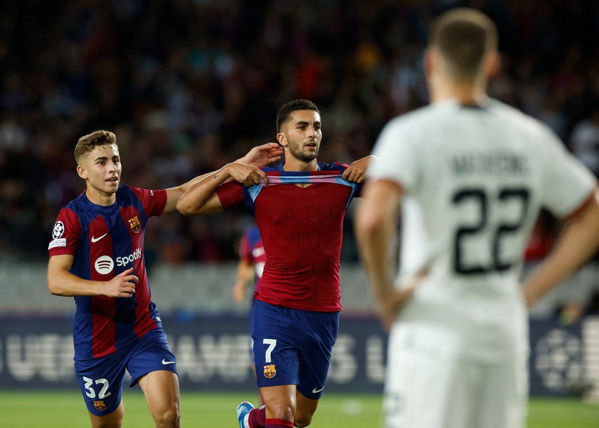 فيران توريس يهدي هدفه لجدته الراحلة