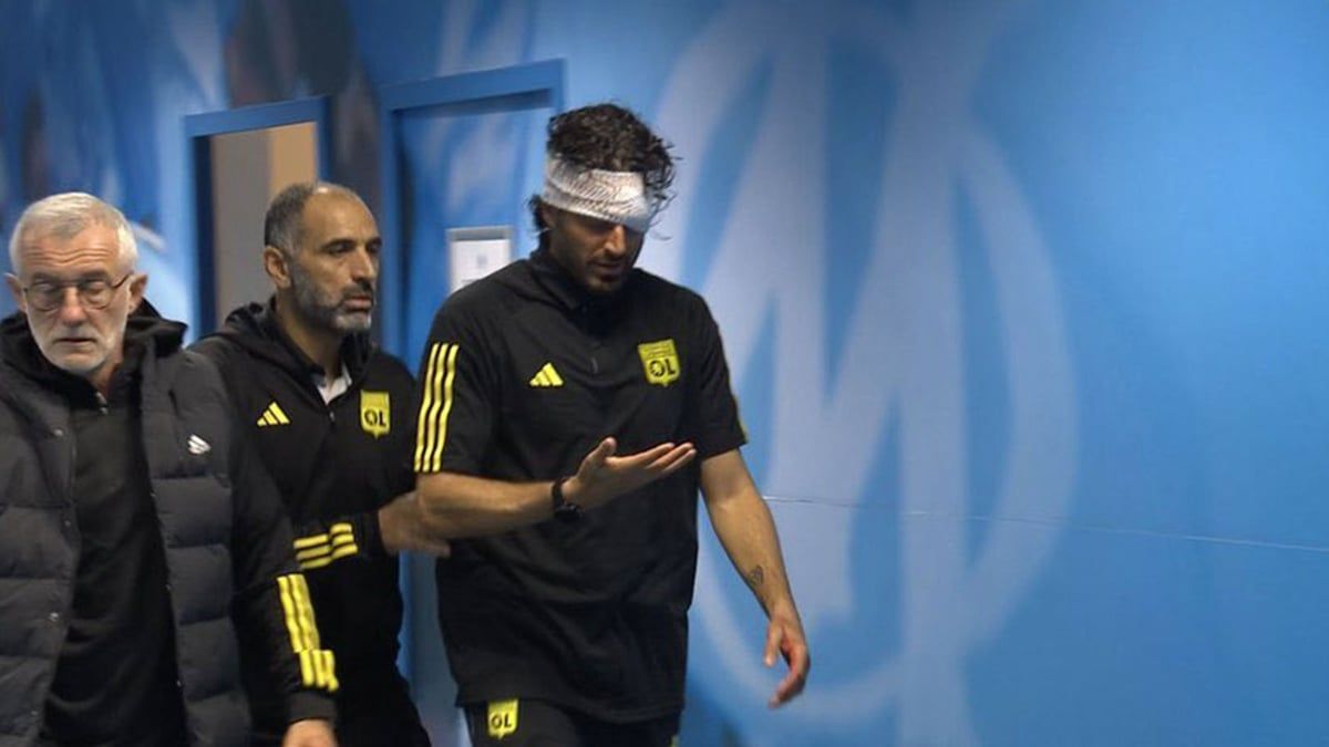 إلغاء مباراة ليون ومارسيليا بعد رشق حافلة الأول بالحجارة (فيديو)