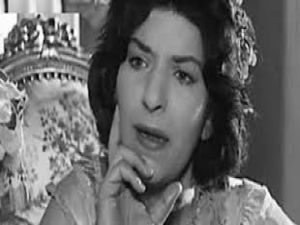 عصت والدها فدعى عليها ألا تشم رائحة الجنة فكانت آخرتها مأساوية جداً .. تعرف على اهم تفاصيل حياة نجمة الرقص الشهيرة.!