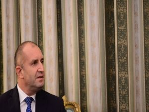 اول رئيس دولة أوروبية في حلف الناتو يقلب الطاولة على أمريكا ويكشف سر خطير سينهي أوروبا