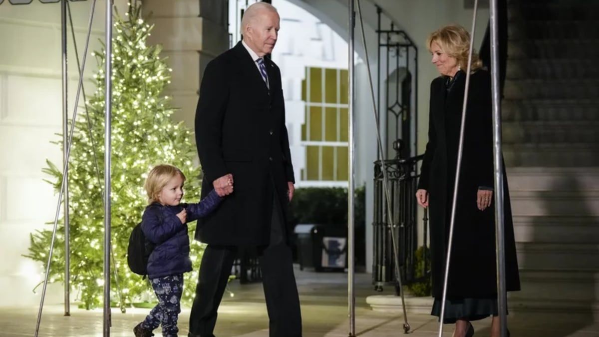 لماذا يرفض بايدن الاعتراف بإحدى حفيداته من ابنه هانتر؟