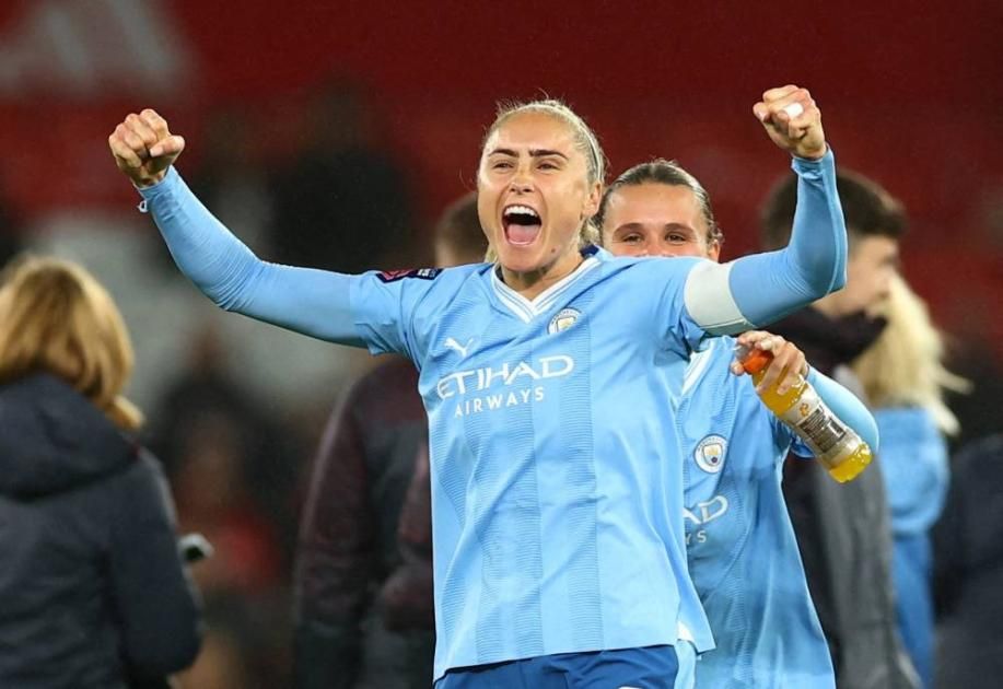 نجمة مانشستر سيتي تعلن اعتزالها نهاية الموسم