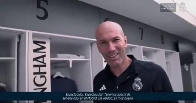 بيلينغهام يدلل مشجع مانشستر سيتي.. وزيدان يستعير خزانة نجم الريال