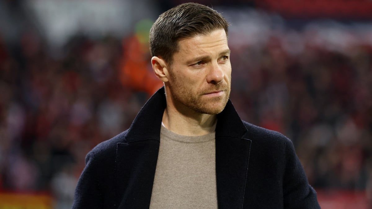 تحذير غريب لليفربول بشأن تشابي ألونسو