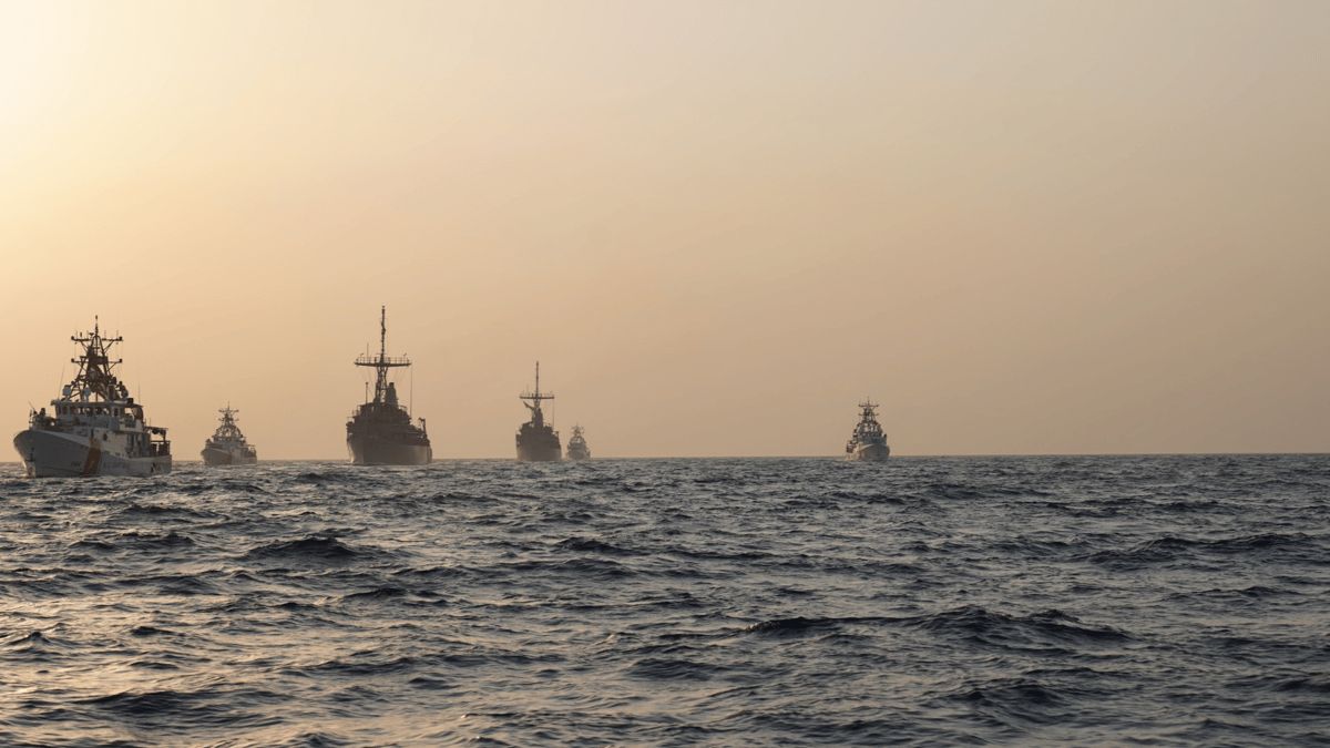 سفن حربية روسية تدخل البحر الأحمر