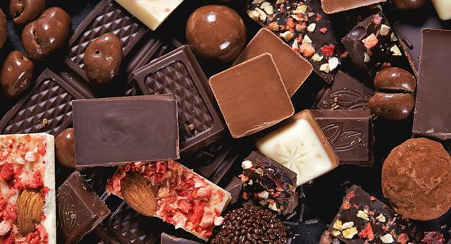 حرب الشوكولاتة بين فرنسا وسويسرا.. معركة اللون الرابع