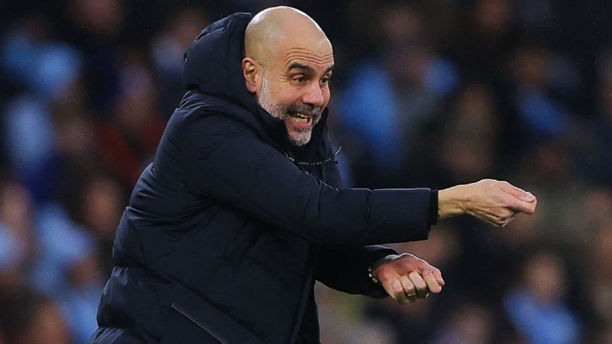 غوارديولا يؤكد غياب نجمي مانشستر سيتي أمام آرسنال