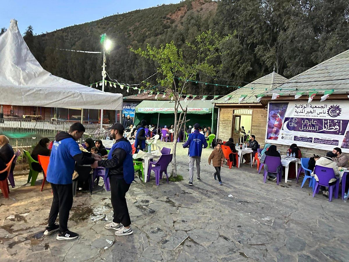 الجزائر.. "إفطار إجباري" على الطرقات لمكافحة الحوادث القاتلة