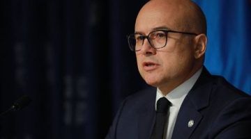 الرئيس الصربي فوتشيتش يرشح حليفه ميلوس فوسيفيك لمنصب رئيس الوزراء المكلف