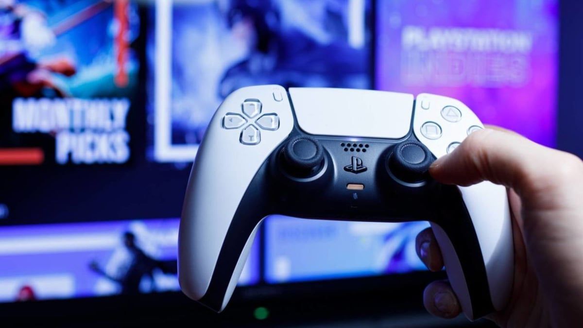 في سبيل "ألعاب الإنترنت".. مراهق ينفق كل مدخرات عائلته