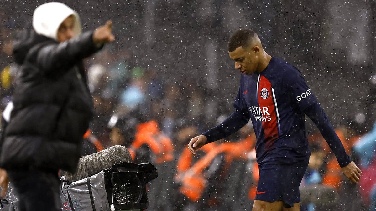 غضب عارم من مبابي بعد تبديله أمام مارسيليا (فيديو)