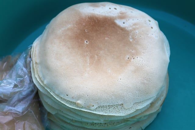 "اللحوح".. قوت ومصدر رزق لليمنيين في رمضان