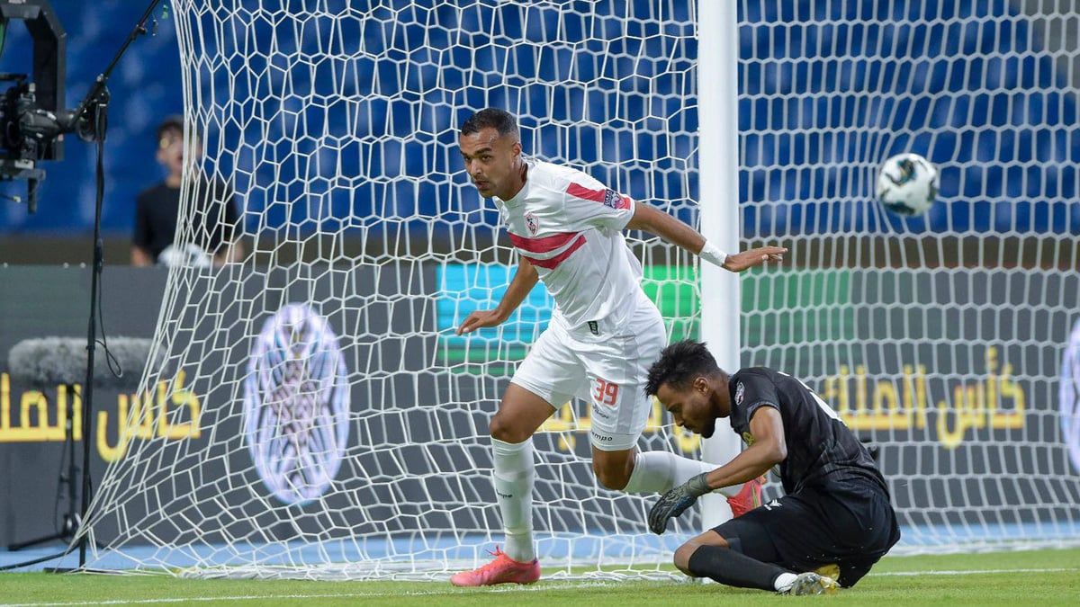 بعد اكتشافه.. عقوبة "جاسوس" غرفة ملابس الزمالك