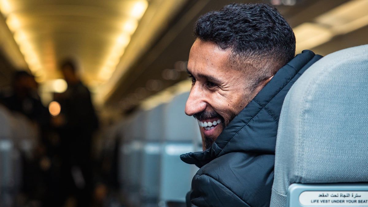 أسطورة الهلال ينصح سلمان الفرج بالاعتزال (فيديو)