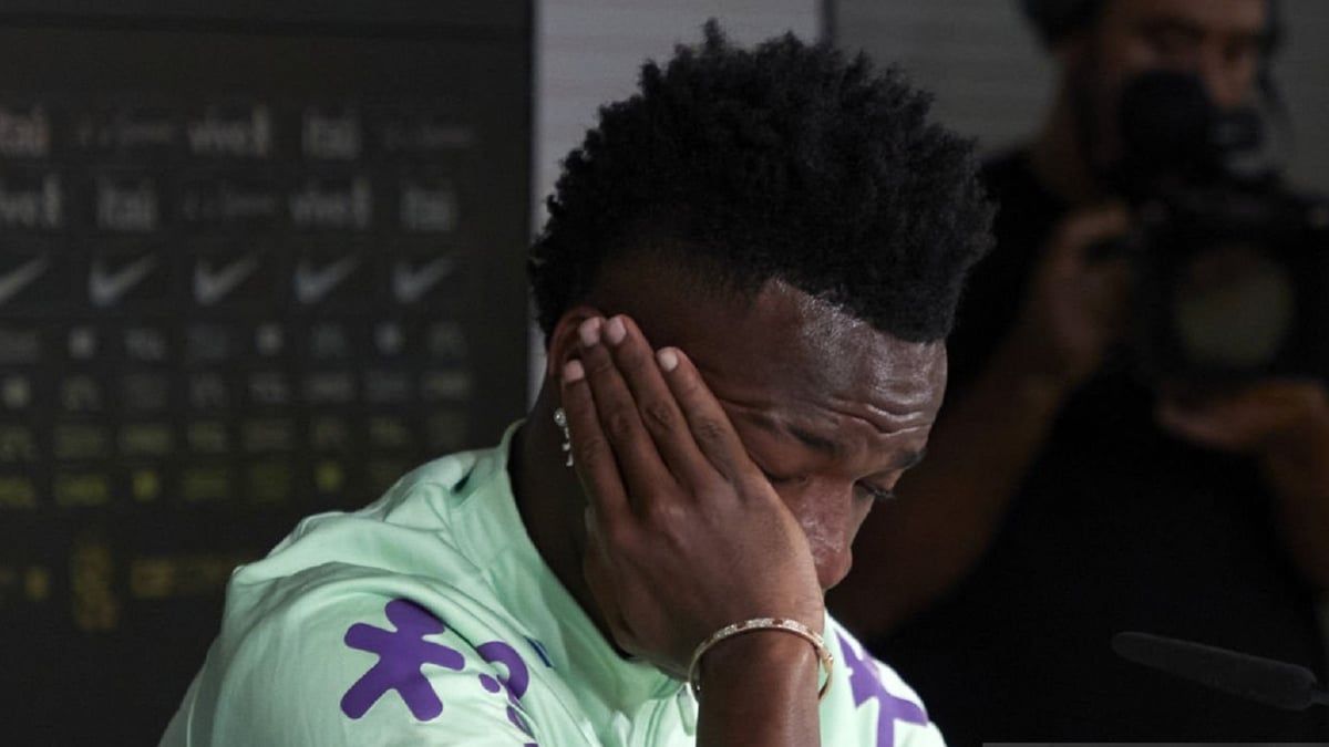 "كاذب ومنافق".. انتقادات قاسية من يوتيوبر لفينيسيوس جونيور