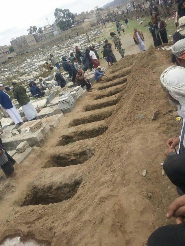 مجزرة "رداع".. الحوثيون يحاولون طمس الأدلة بدفن الجثث "صور"