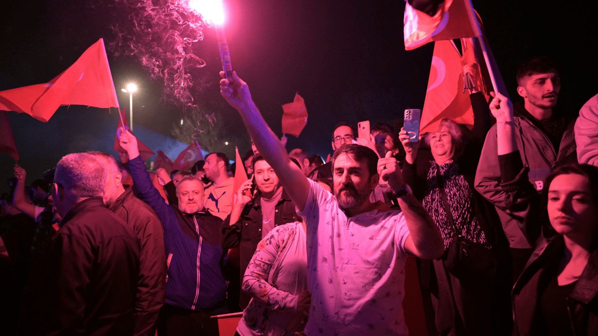 ما خيارات الحكومة التركية الحالية بعد خسارة الانتخابات؟