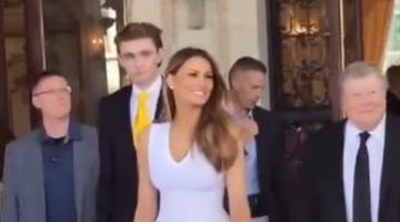 خلال عيد الفصح.. بارون ترامب يخطف الأنظار بسبب طوله الفارع| فيديو