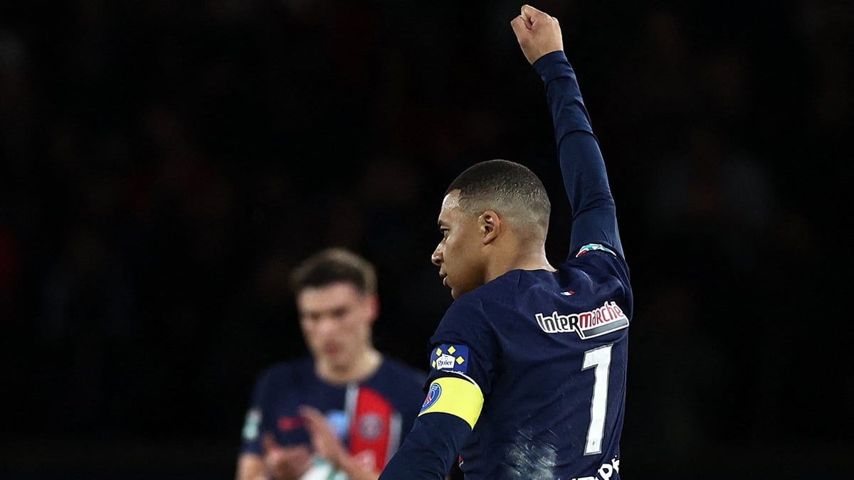 جماهير باريس سان جيرمان تودع مبابي (صورة)