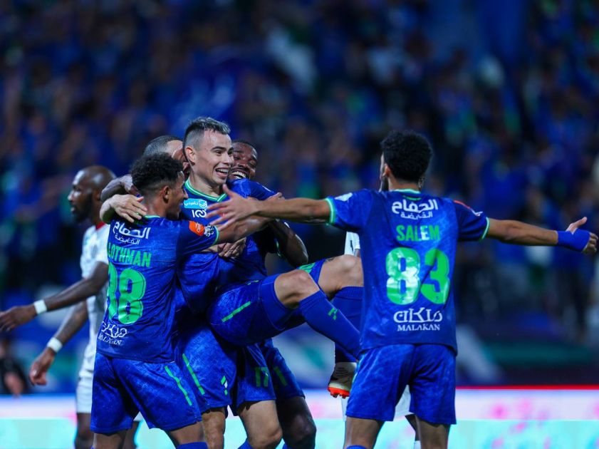 الفتح السعودي يفك عقدة ملعبه الجديد