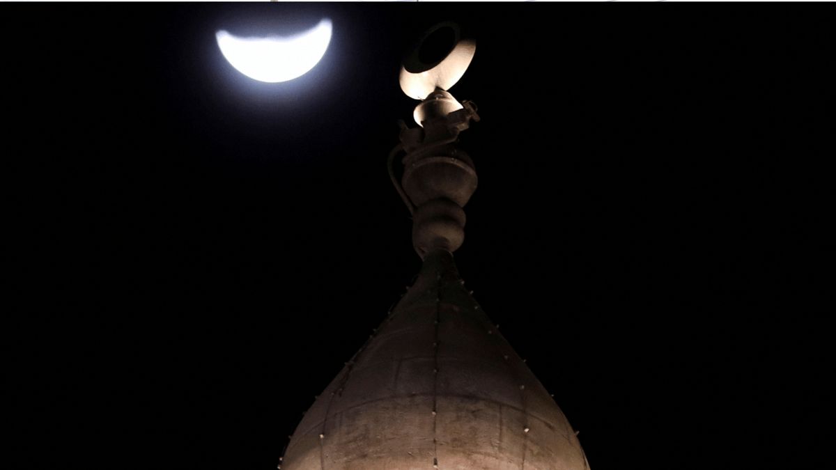 بعد التباين في غرة رمضان.. هل يتفق العرب على هلال العيد؟