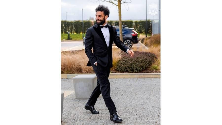 صورة محمد صلاح بالبدلة تثير ضجة على مواقع التواصل