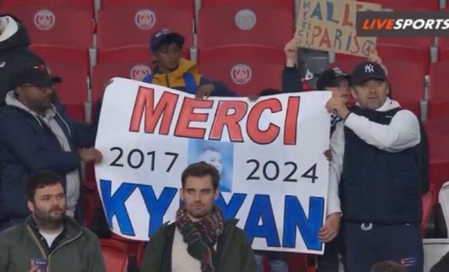 جماهير باريس سان جيرمان تودع مبابي (صورة)