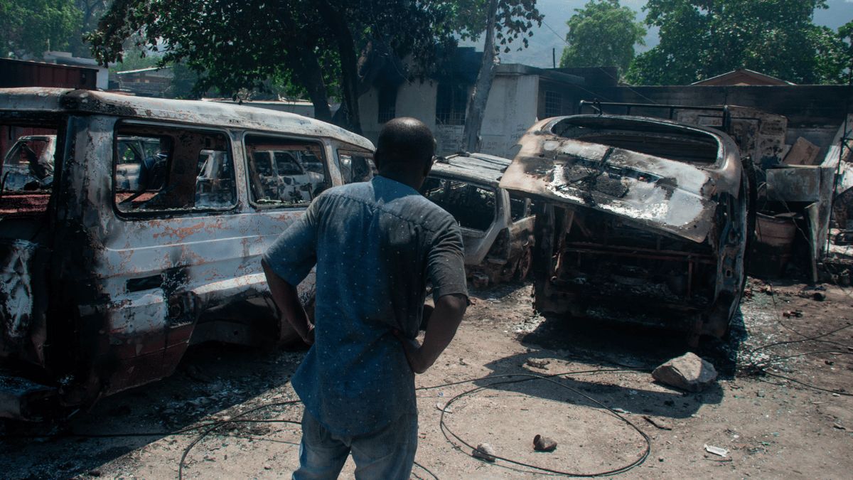 هايتي.. عصابات تنهب المكتبة الوطنية وتخرّب مؤسسات تعليمية وصحية