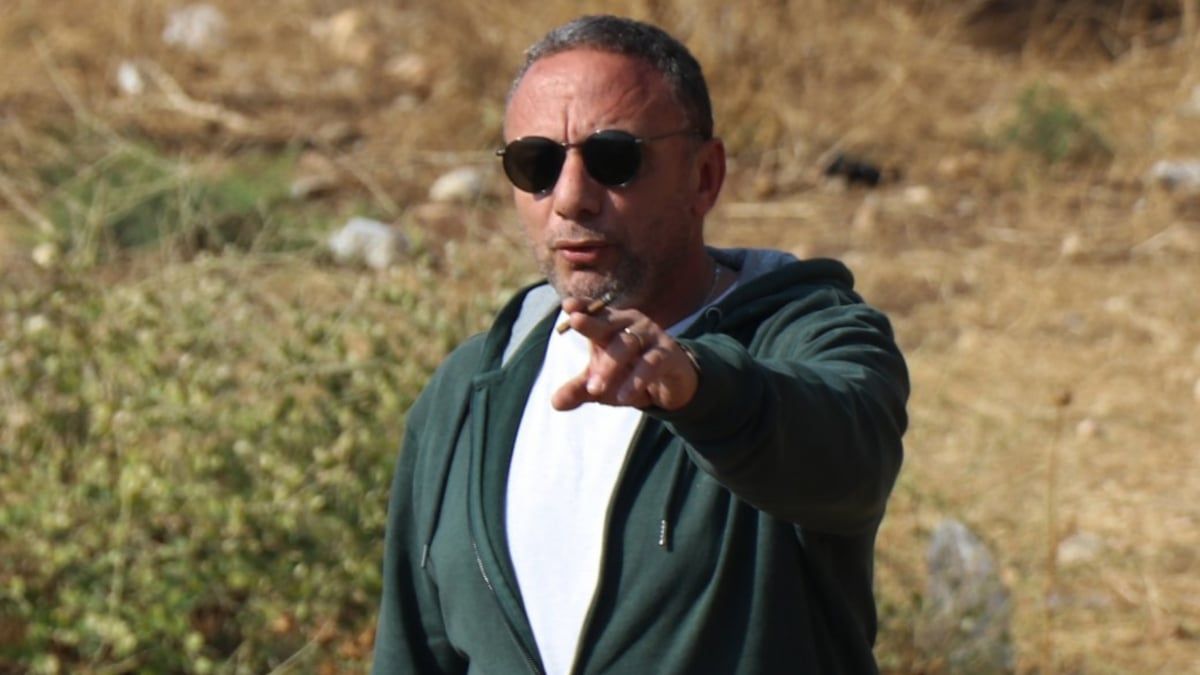 تشابه أسماء يحوّل المخرج باسل الخطيب إلى ناقد درامي