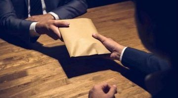 كبار مسئولي كينيا يطلبون رشوة للموافقة على المشروعات