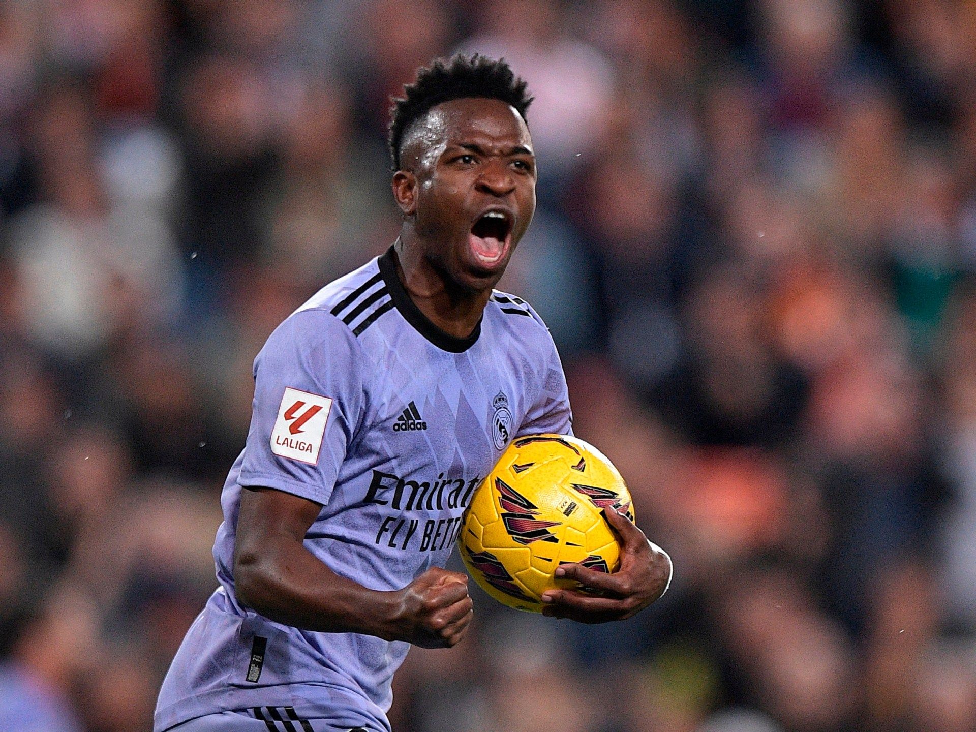 فينسيوس على رادار ثلاثة أندية كبرى - موقع الخليج الان