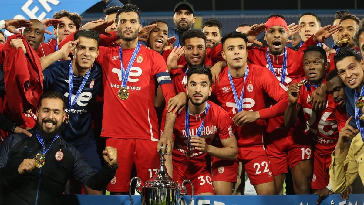 تحطيم منصة التتويج بعد مباراة السوبر الليبي (فيديو)