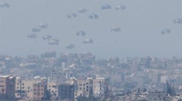 الولايات المتحدة وحلفاؤها ينفذون عملية إسقاط جوي للمساعدات الإنسانية على شمال غزة