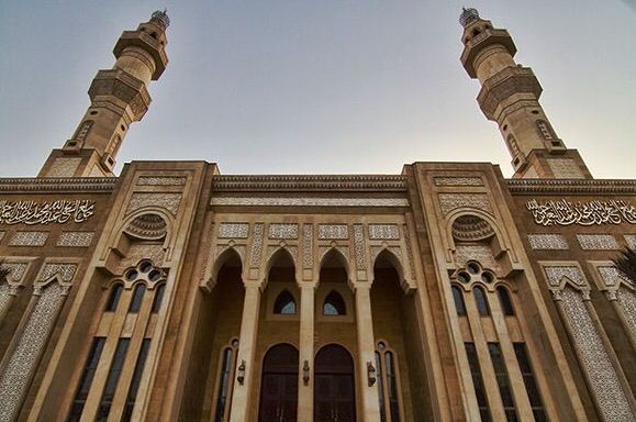 متى تبدأ صلاة العيد في الدمام؟ موعد صلاة العيد في الدمام وآخر وقت لإخراج زكاة الفطر - موقع الخليج الان