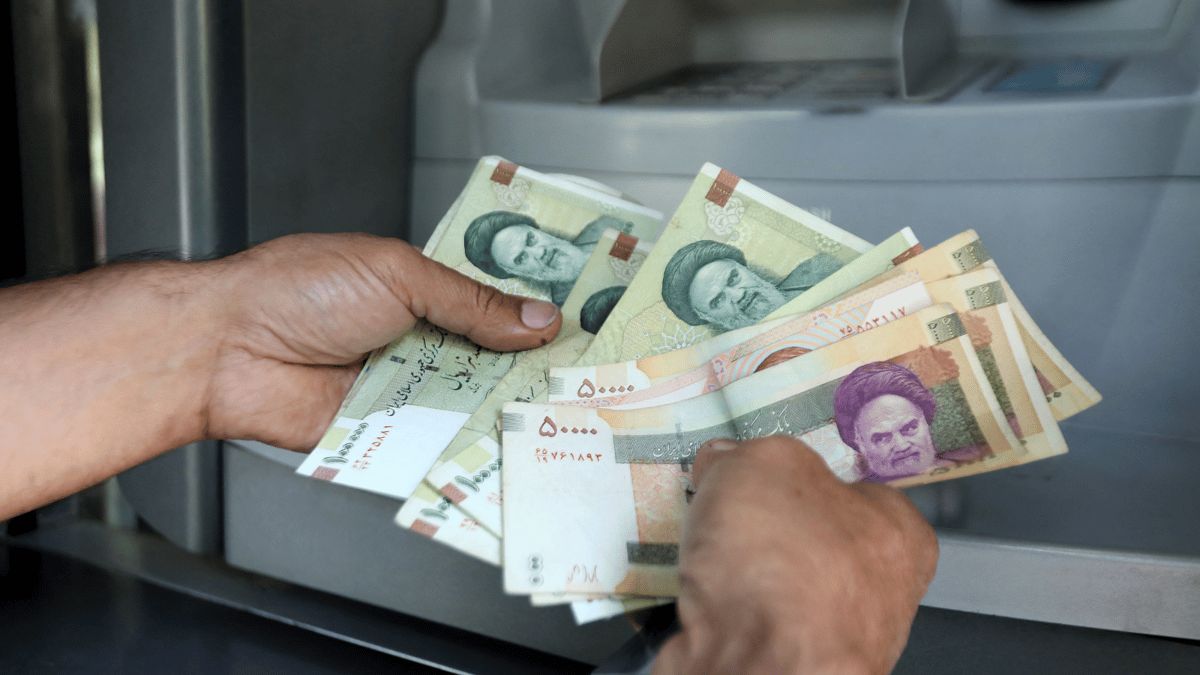 خبراء: شظايا استهداف القنصلية في دمشق تطال العملة الإيرانية