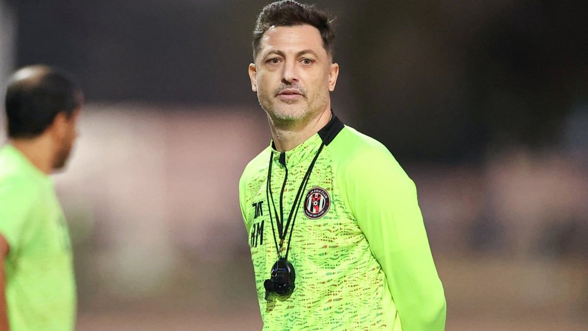 الجزيرة الإماراتي ينفصل عن مدربه ميريل رادوي.. وهذا بديله