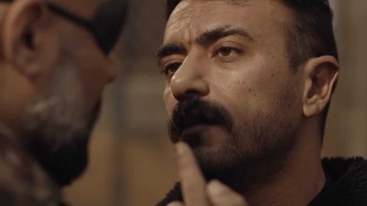 لماذا يصر صناع الدراما على إظهار البطل الشعبي خارجًا على القانون؟