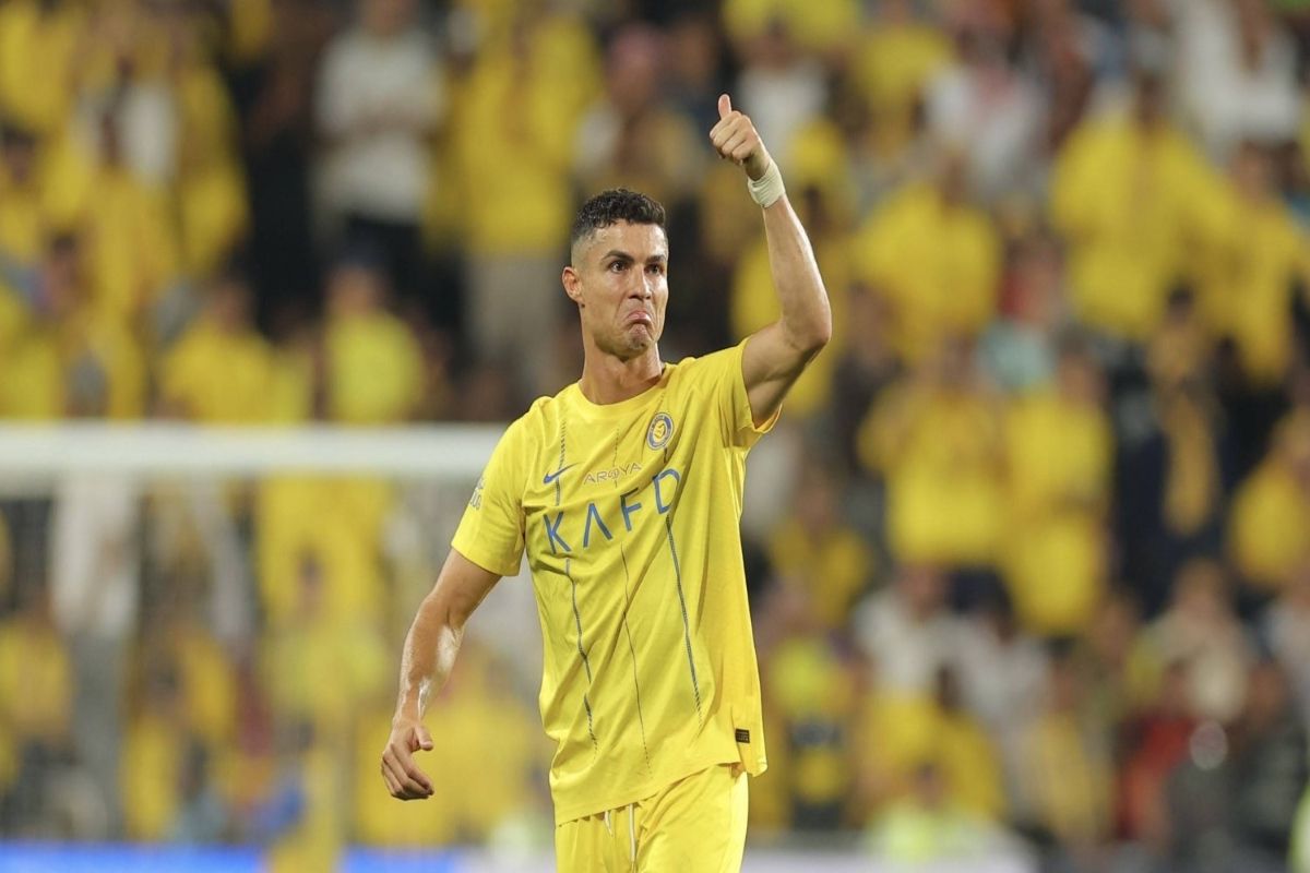 رونالدو لا يستحق الطرد والحكم ألغى هدف صحيح...تعليق "كاسترو" بعد المباراة أمس - موقع الخليج الان